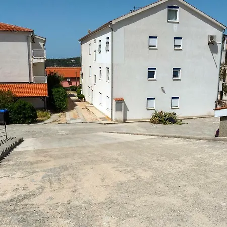 Apartman Manja With Private Entrance Barbat na Rabu