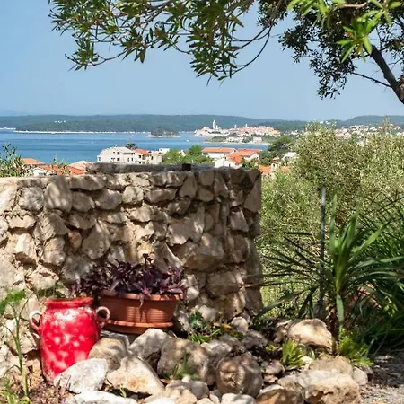 Apartman Manja With Private Entrance Apartment Barbat na Rabu